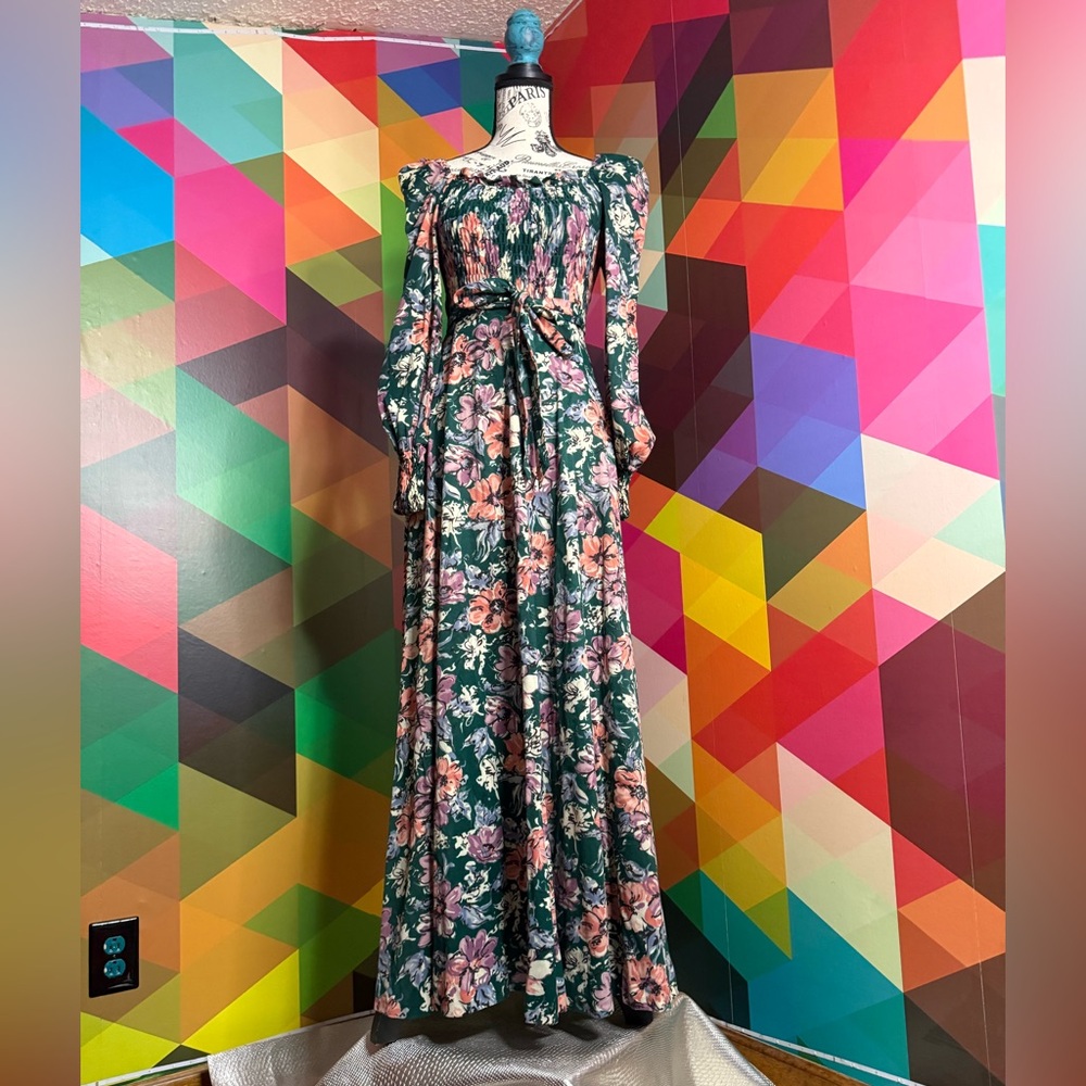 Vintage floral maxi gown- Searsucker chest and sleeves.